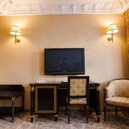 Axelhof Boutique Hotel Dnyipropetrovszk Kültér fotó