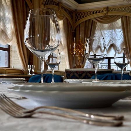 Axelhof Boutique Hotel Dnyipropetrovszk Kültér fotó